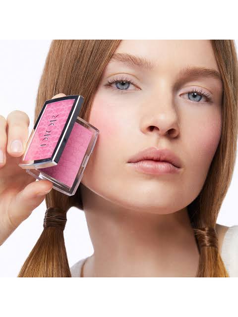 Dior Rosy Glow Blush- 001 Pink - Image 4